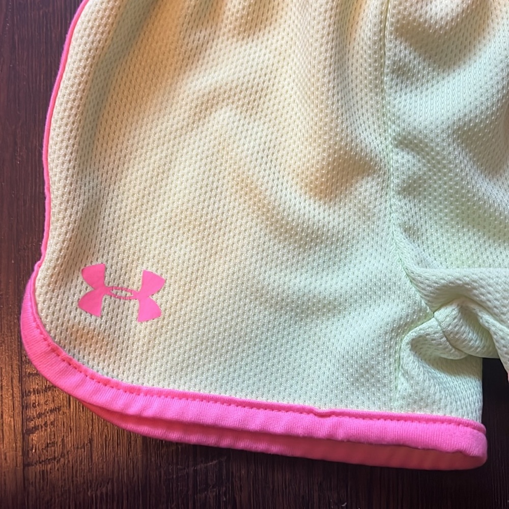 Under Armour Baby Shorts - Picture 2 of 3